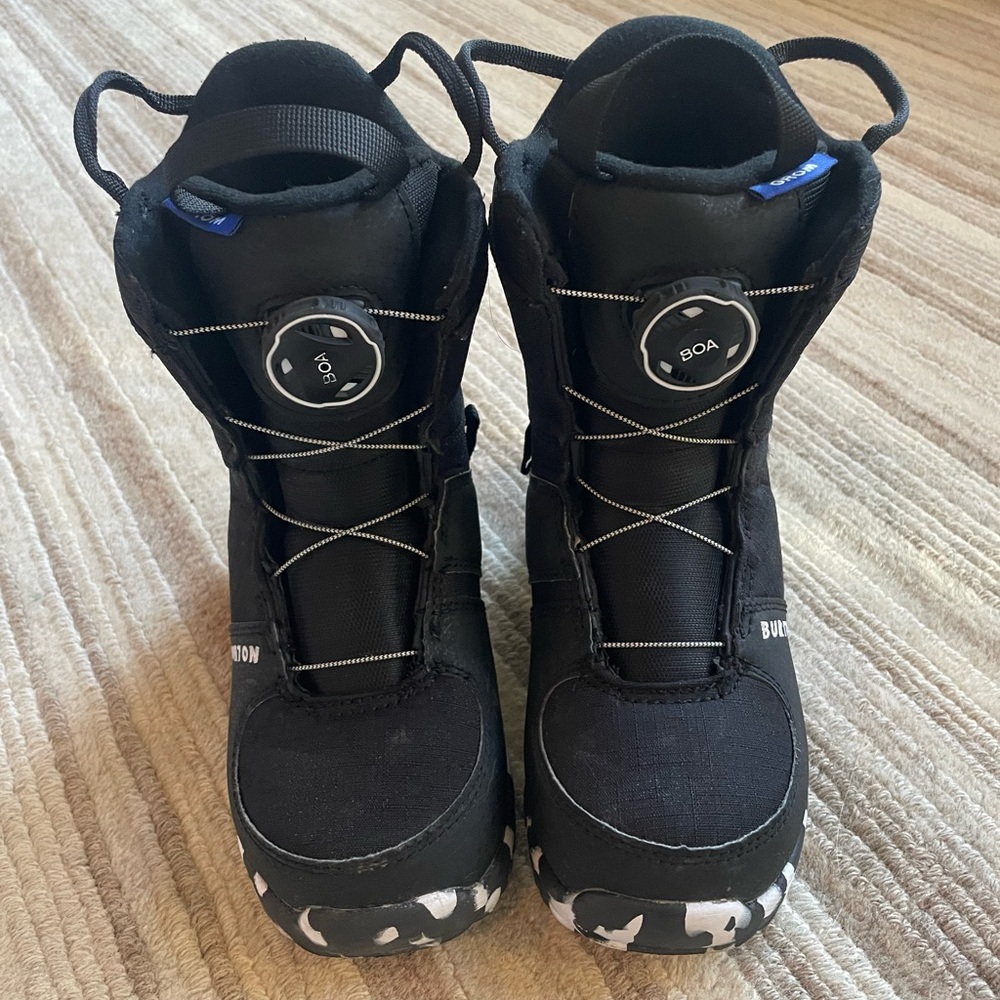 Burton Kids' Grom BOA Snowboard Boots Size 3K